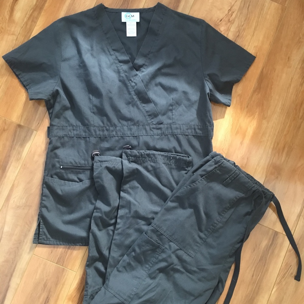 Grey GEM scrubs set